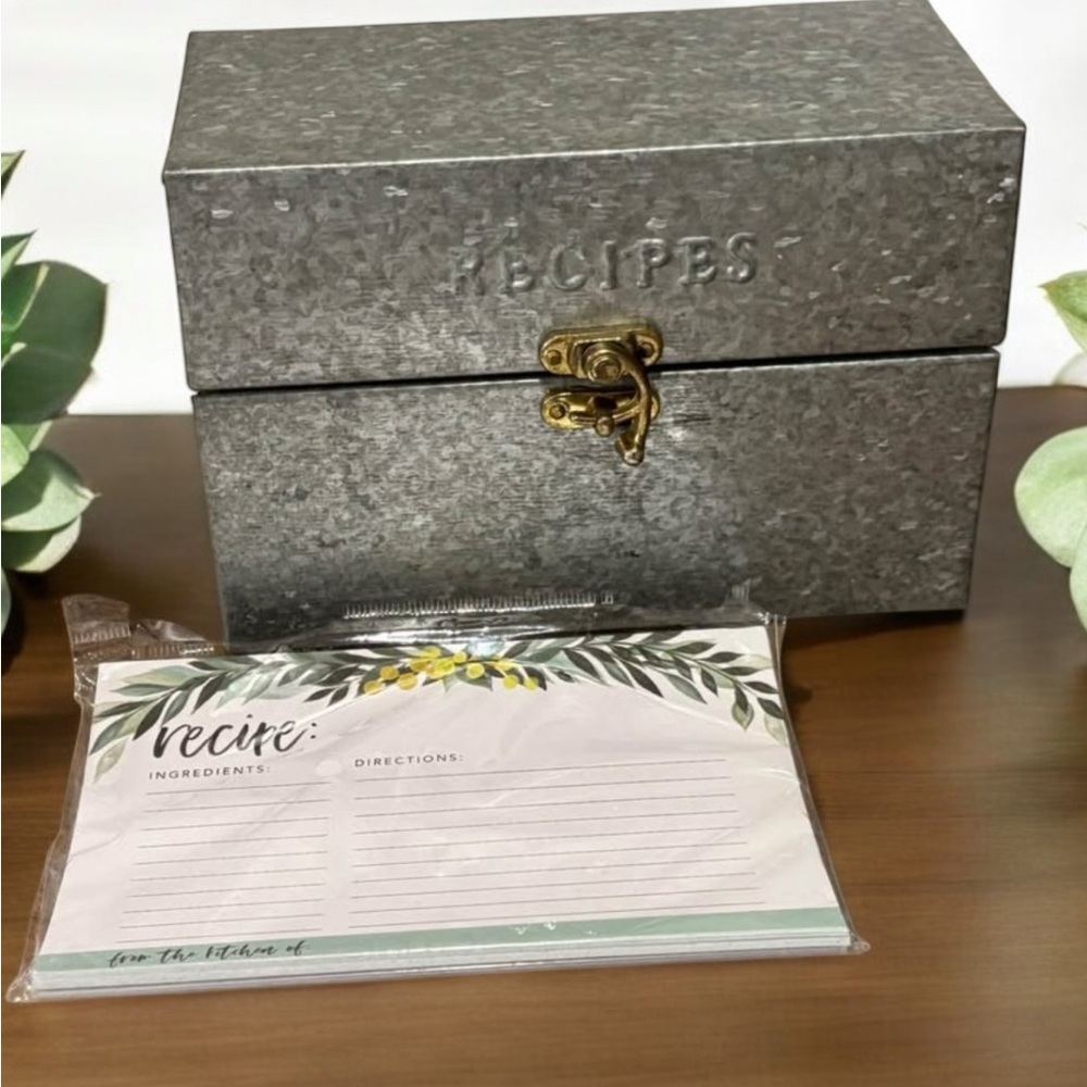 RECIPE BOX WITH CARDS